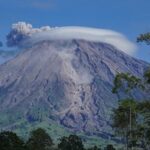 170 Pendaki Gunung Semeru Dievakuasi Akibat Kebakaran Hutan